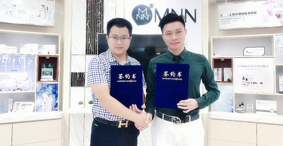 微赢共创与缦霖品牌成功签约《5G流量核裂变系统》，强强合作赋能代理极速流量裂变